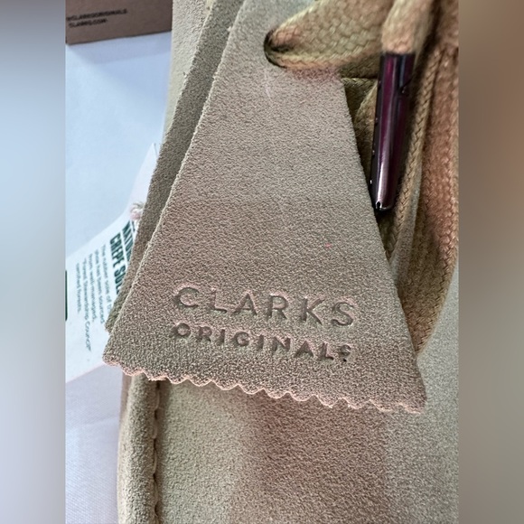 Clarks Women's Wallabee Boots Genuine Suede Tan BNWT Sz 8 - Picture 6 of 9